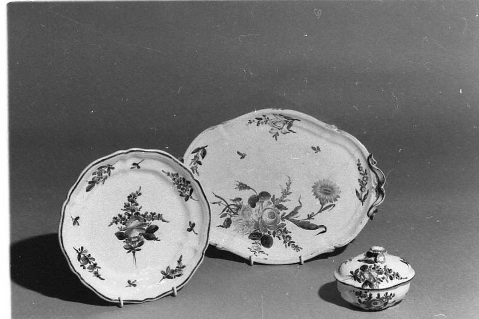 mazzo di fiori (zuccheriera) - manifattura Ferniani (ultimo quarto sec. XVIII)