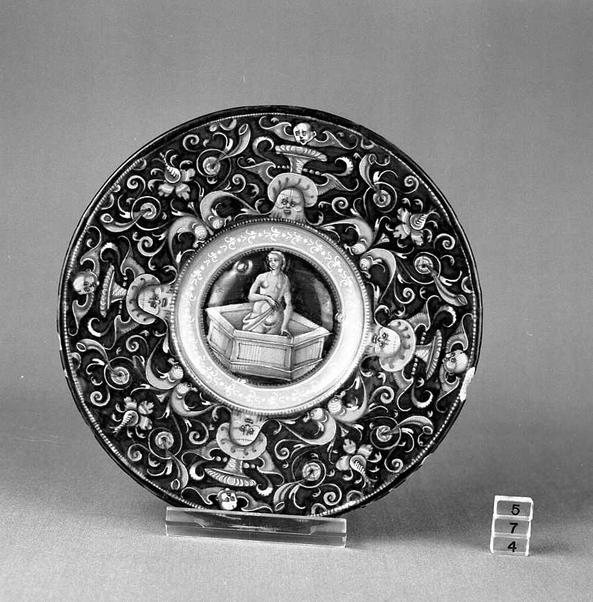 Verità e motivi decorativi a grottesche (piatto) - ambito faentino (sec. XVI)