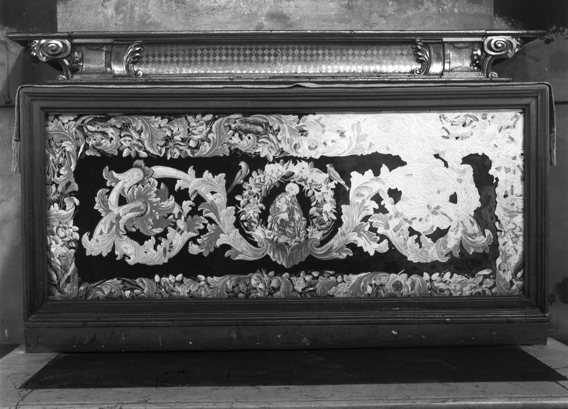 motivi decorativi vegetali; Madonna con Bambino, motivi decorativi (paliotto) - manifattura romagnola (prima metà sec. XVIII)