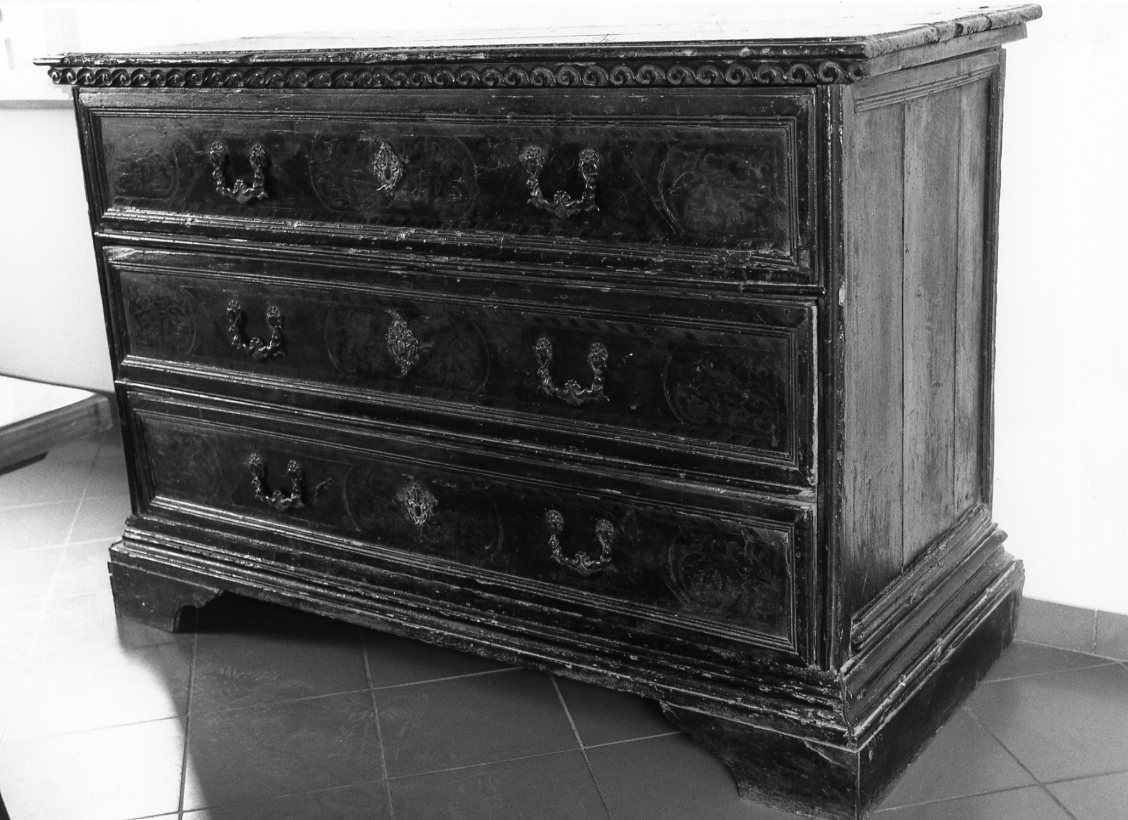 cassettone - manifattura Italia centrale (sec. XVII)