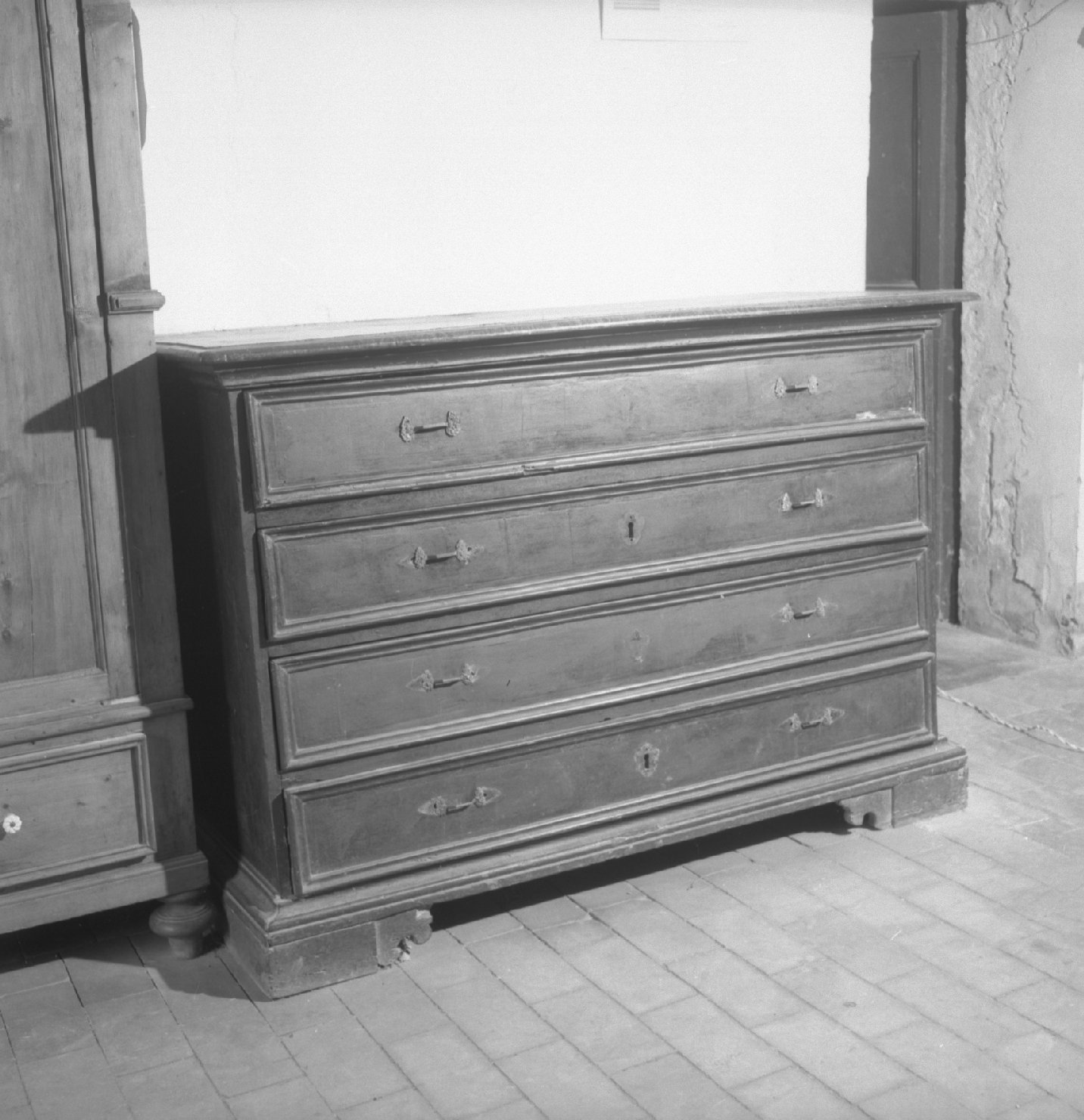 cassettone - produzione romagnola (fine/inizio secc. XVII/ XVIII)