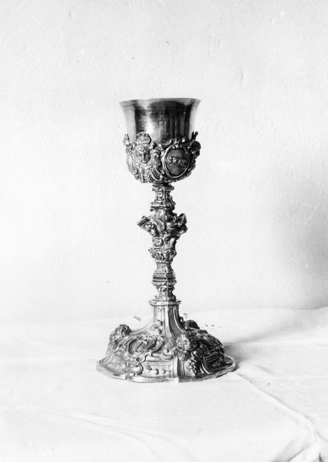 cherubini/ grappoli d'uva/ simboli della passione (servizio d'altare, insieme) di Petroncelli Lorenzo (seconda metà sec. XVIII)