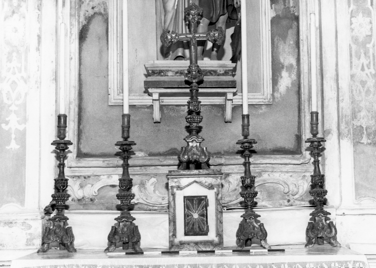 candeliere, elemento d'insieme - bottega emiliano-romagnola (sec. XVII)