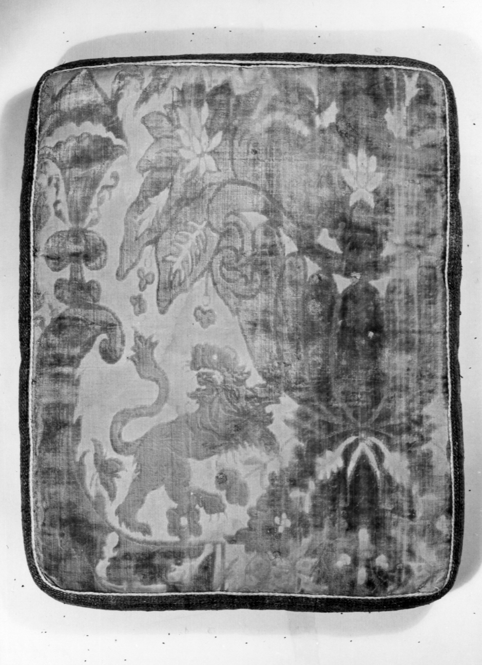 cuscino, frammento - manifattura lucchese (?), manifattura veneziana (?) (sec. XVI)
