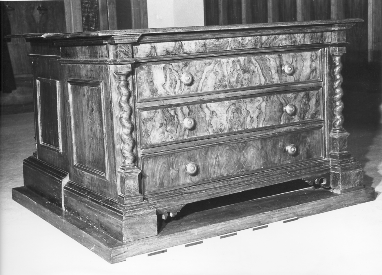 cassettone - bottega romagnola (sec. XVII)