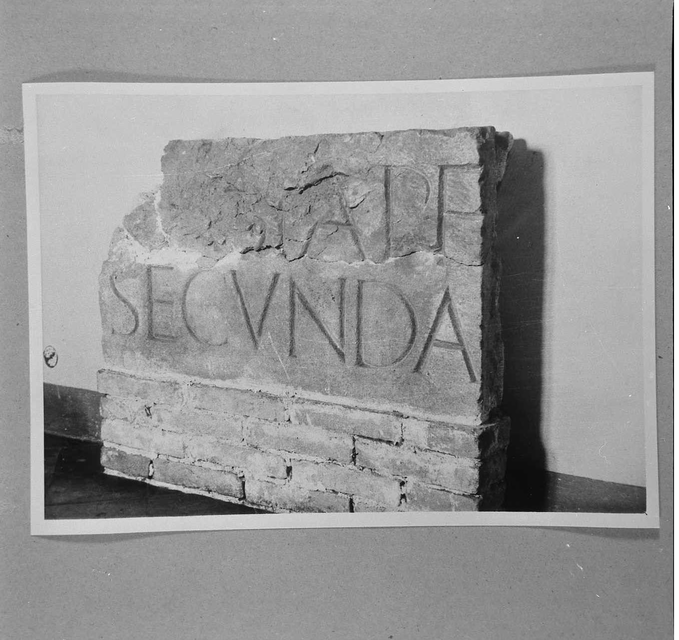 cippo, frammento - bottega romagnola (sec. I)