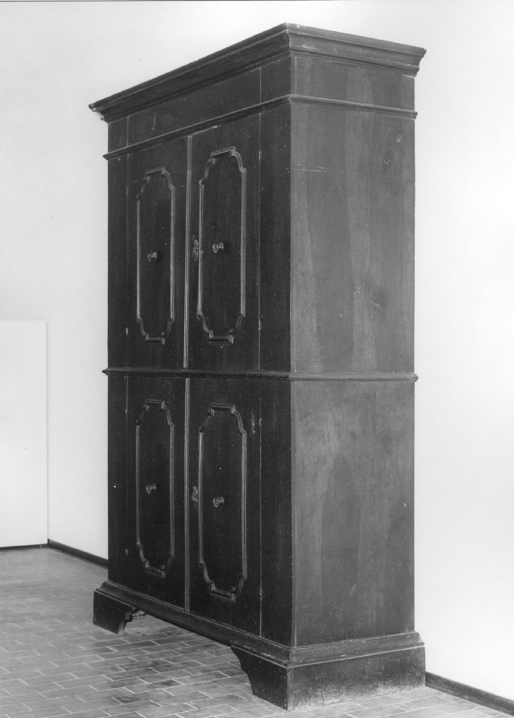 armadio - produzione romagnola (sec. XVIII)