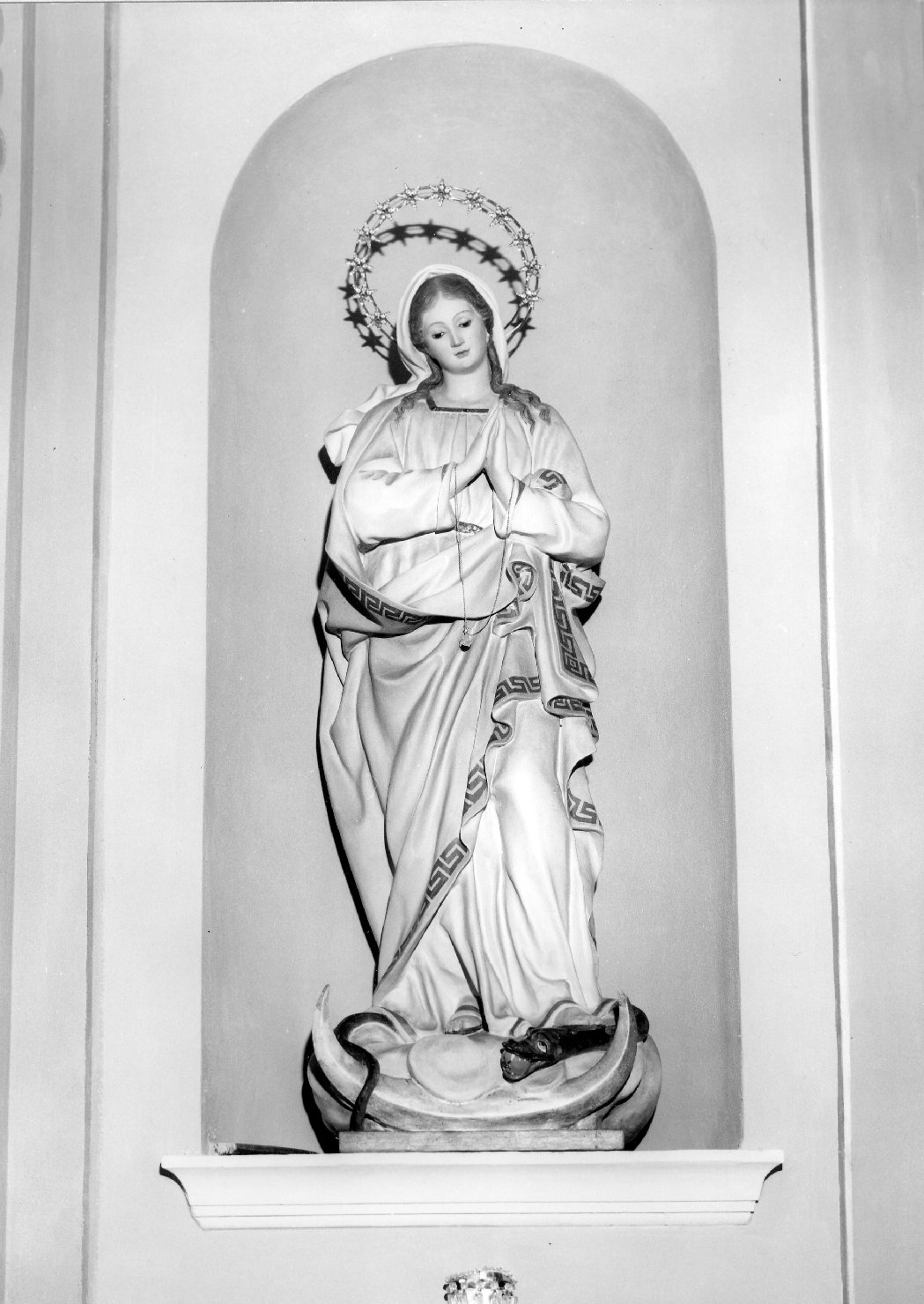 Madonna/ serpente (statua) - produzione romagnola (sec. XX)