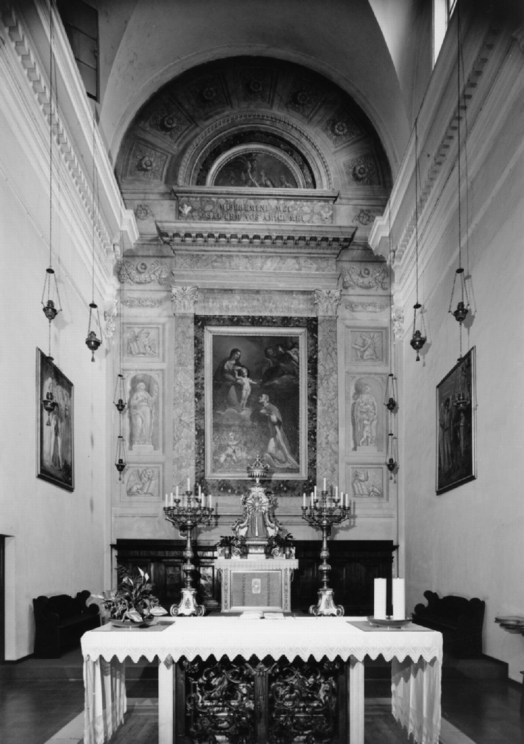 motivi decorativi vegetali, a festoni, a finta architettura; simboli degli evangelisti (dipinto murale) - ambito faentino (metà sec. XIX)