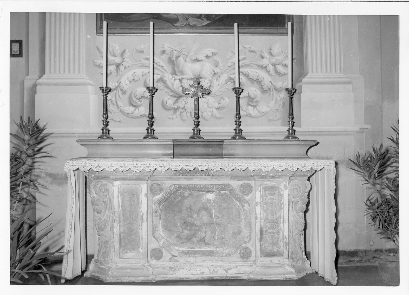 San Domenico e Gsù Bambino (mensa d'altare, elemento d'insieme) - bottega emiliano-romagnola (seconda metà sec. XVIII)