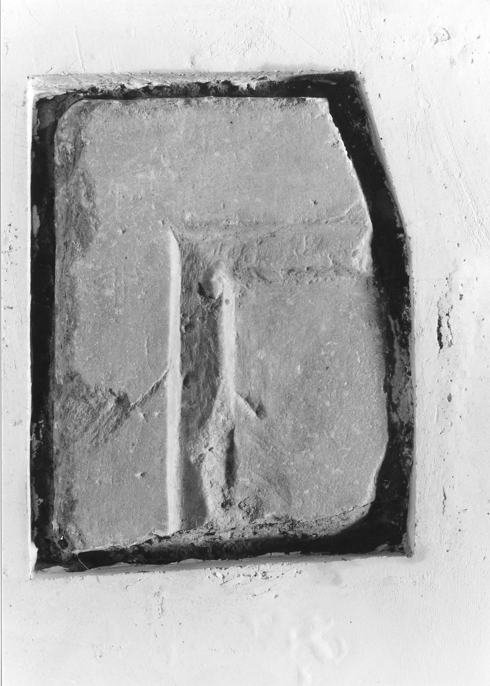 stele funeraria, frammento - produzione romana (secc. I/ III)