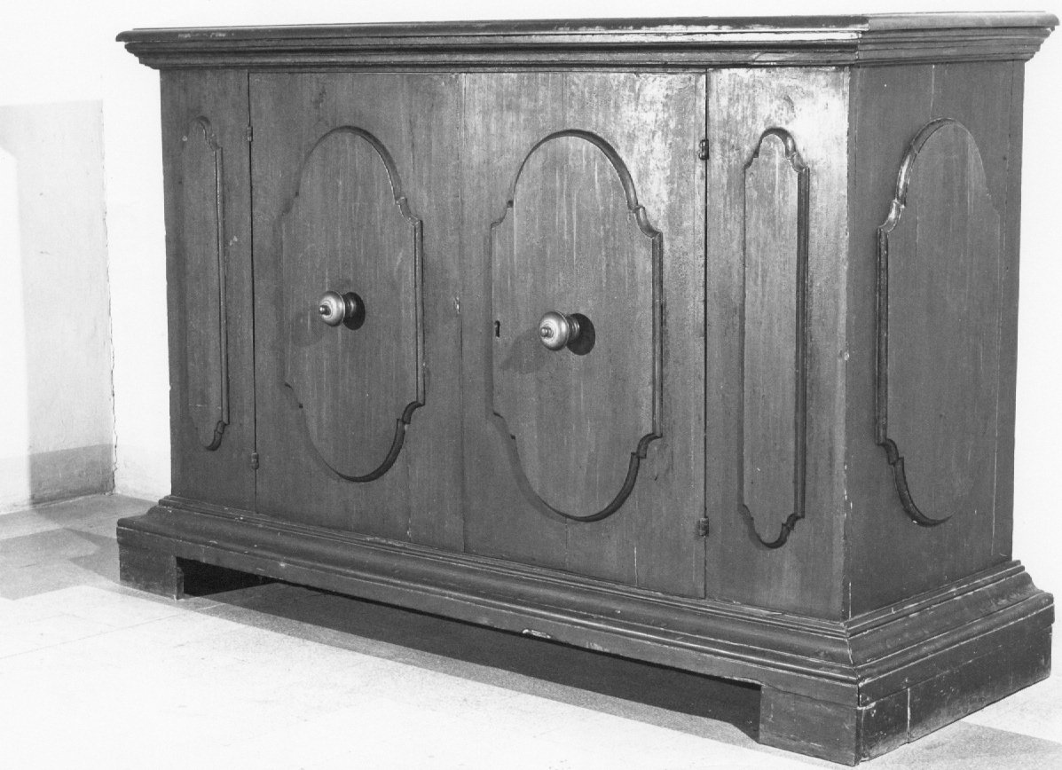 credenza, serie - produzione romagnola (secc. XVII/ XVIII)