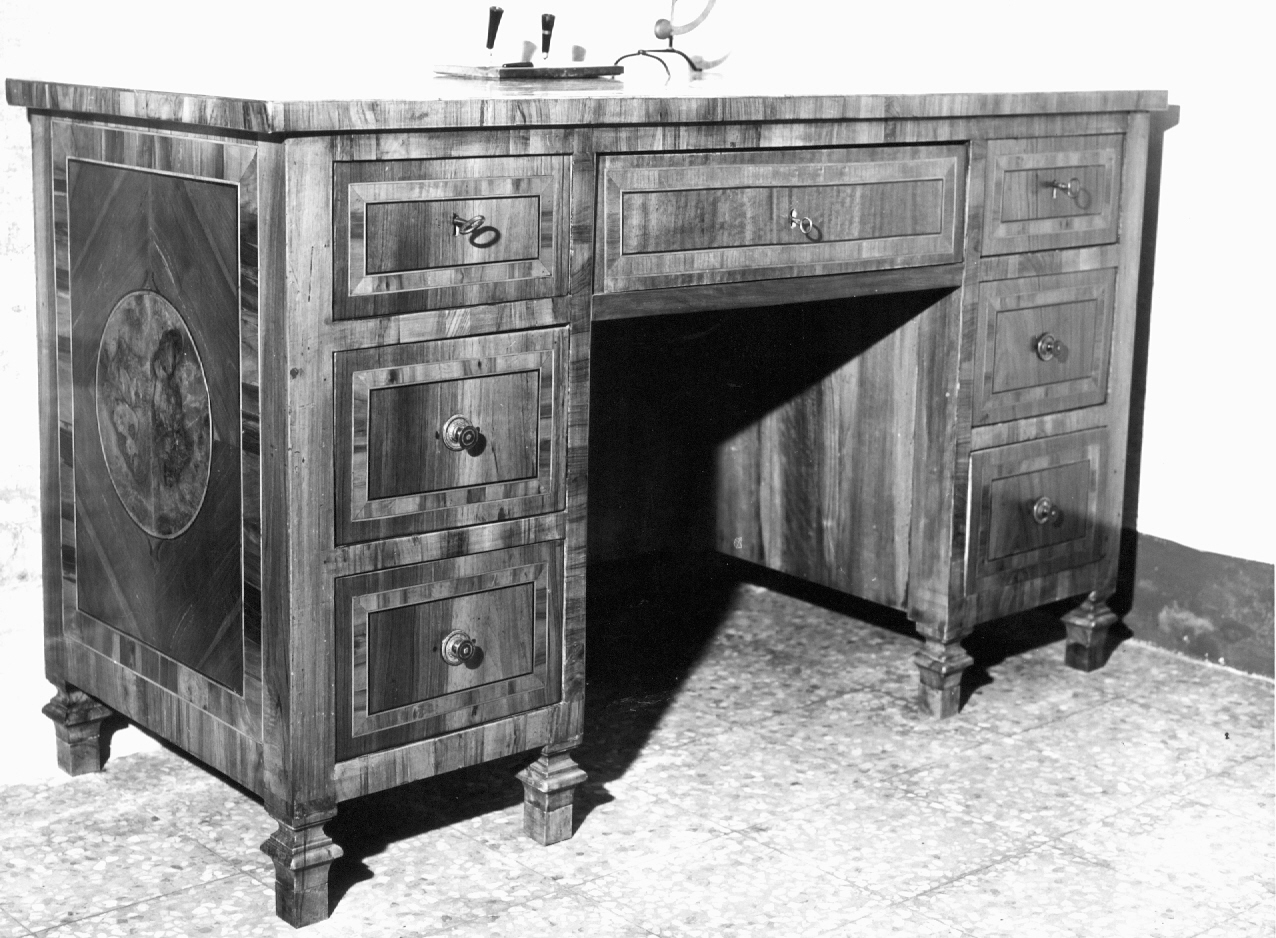 scrivania - ambito emiliano-romagnolo (secc. XVIII/ XIX)