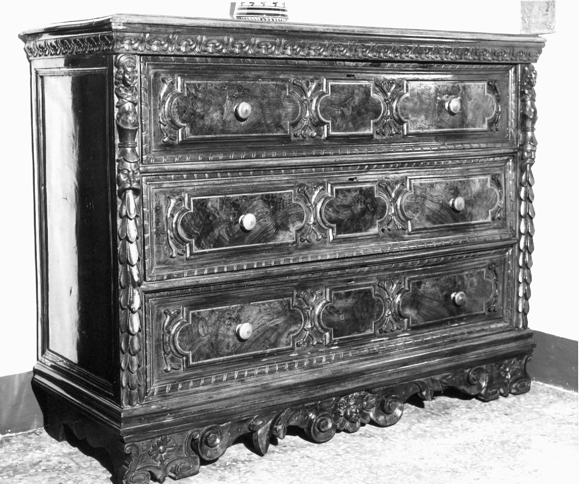 cassettone - ambito lombardo (secc. XVI/ XVII)