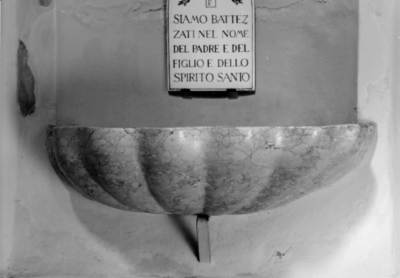 acquasantiera - a conchiglia - bottega romagnola (seconda metà sec. XVIII)