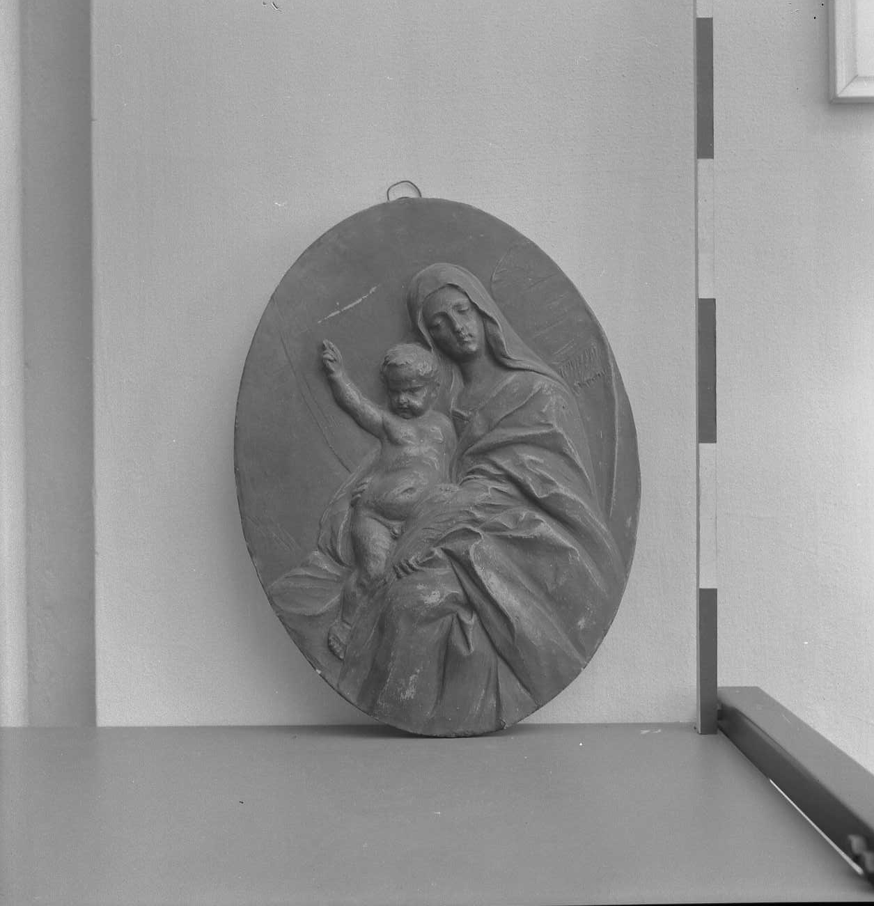 Madonna con Bambino (targa devozionale) - bottega faentina (secc. XVIII/ XIX)