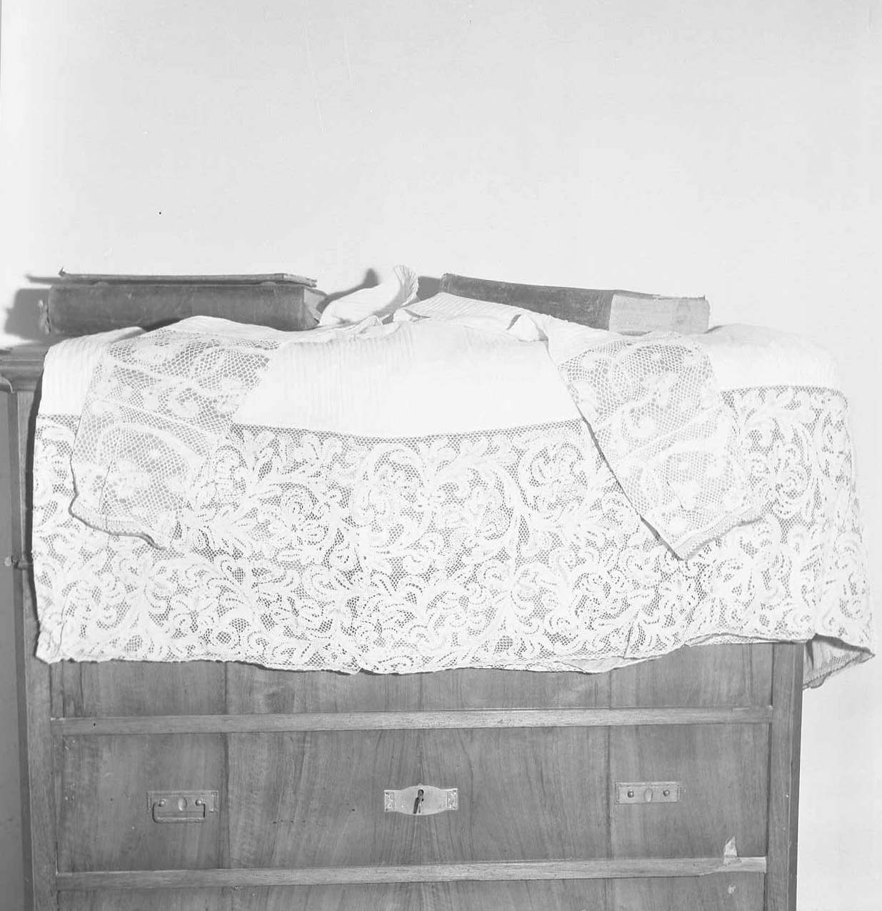 camice - manifattura italiana (secc. XVII/ XVIII)