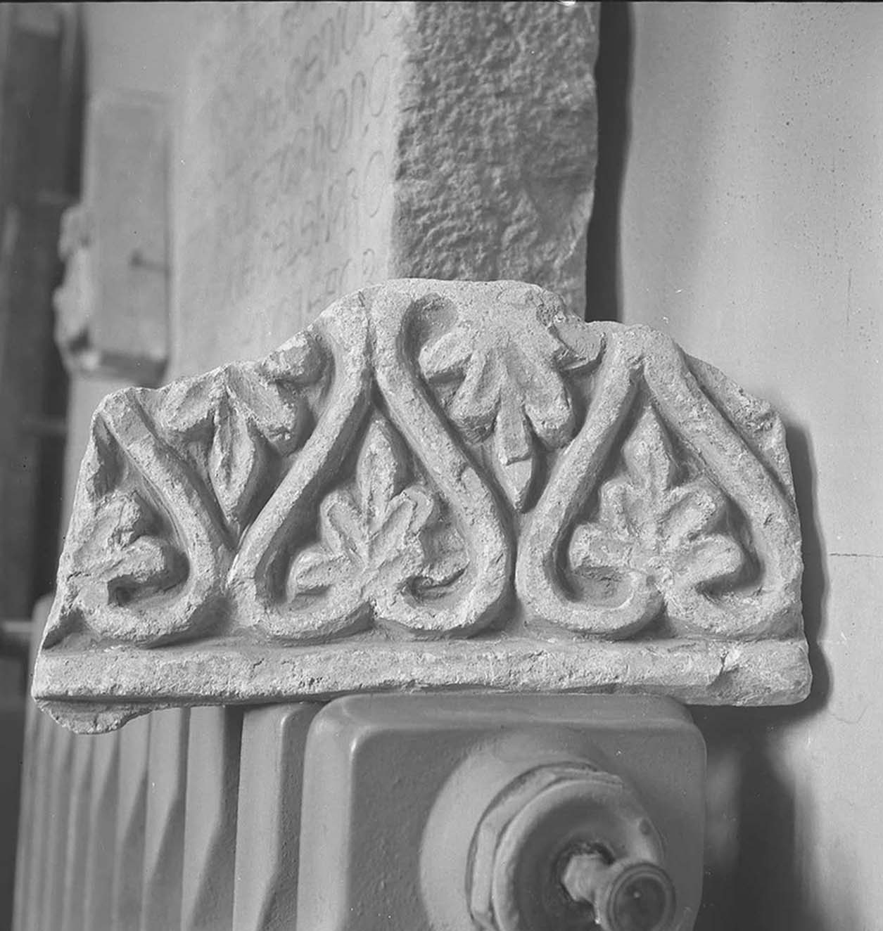 cornice, frammento - bottega ravennate (secc. VI/ VII)