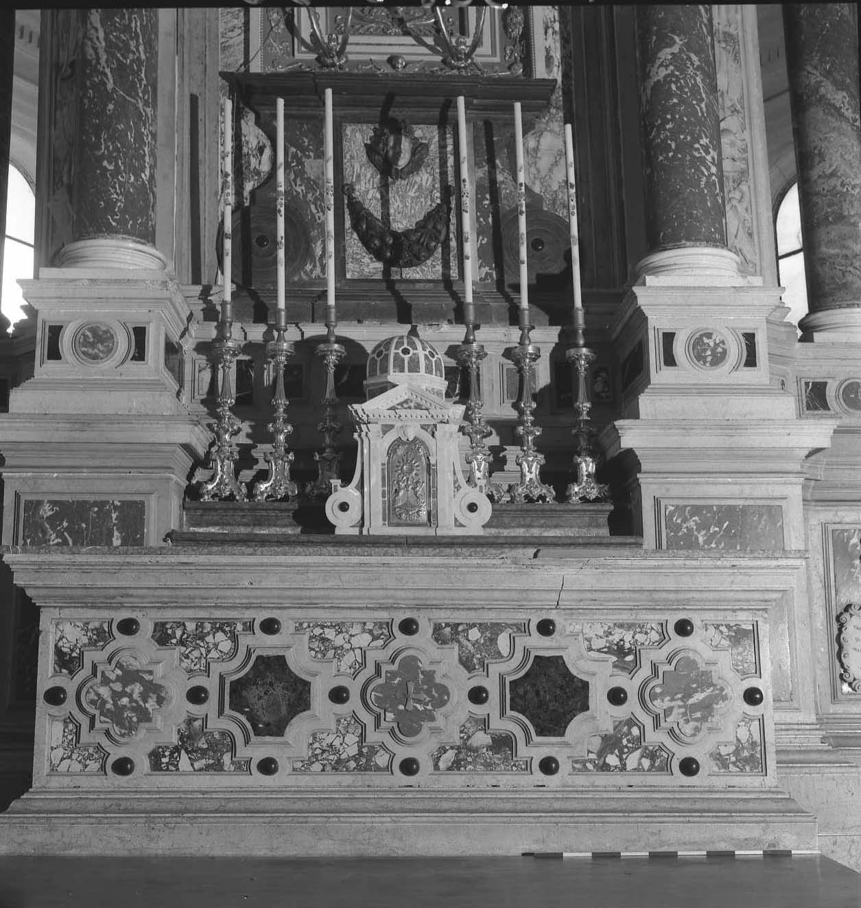 altare maggiore di Cavalieri Giovan Battista (sec. XVII)