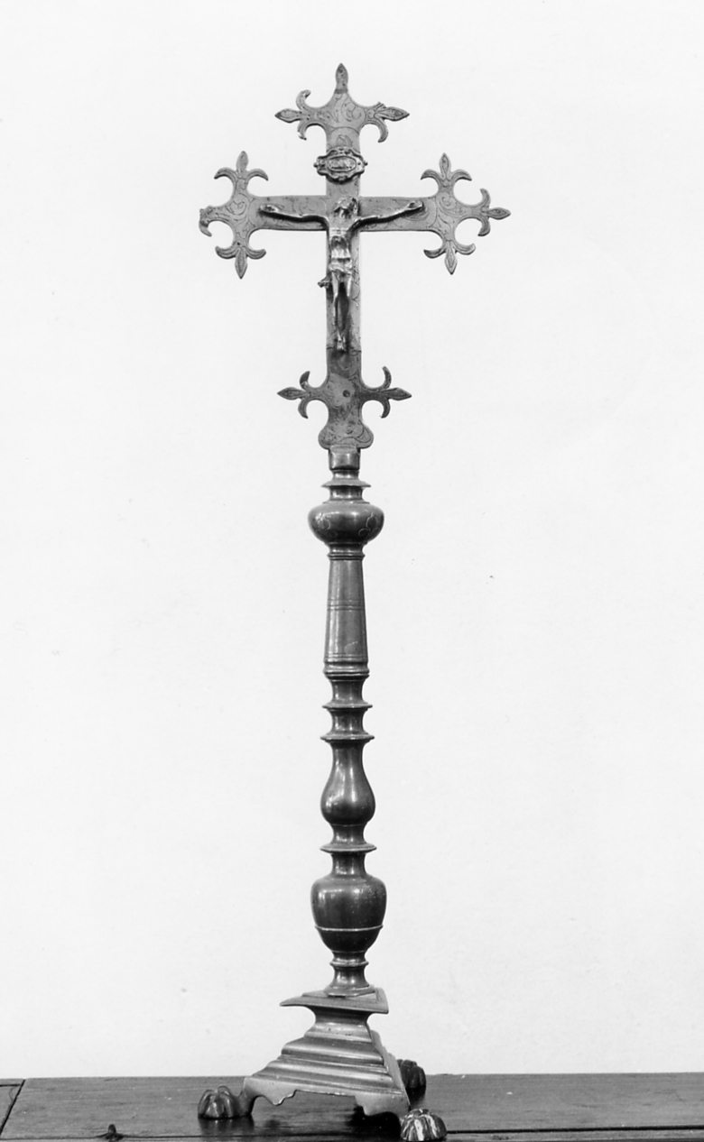 croce astile - bottega italiana (sec. XVII)