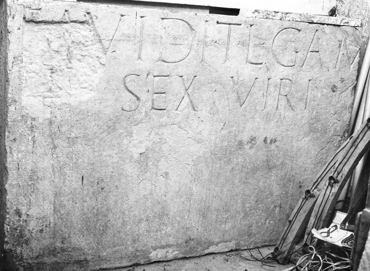 lapide tombale - bottega italiana (sec. I)