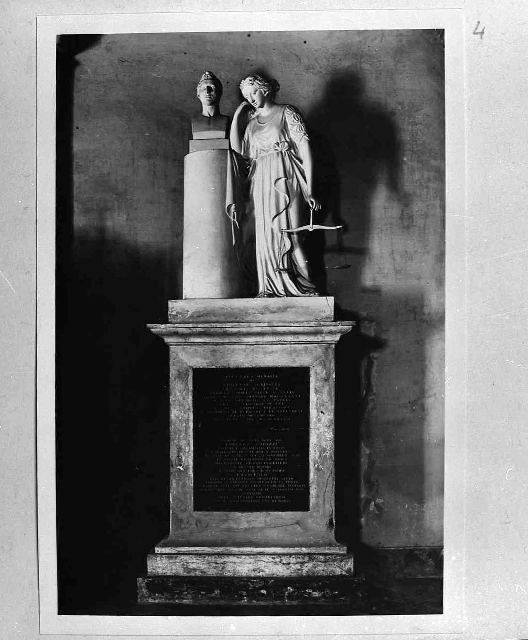 allegoria della Giustizia; erma di Giovanni Capozzi (monumento funebre) di Pirazzoli Andrea (sec. XIX)