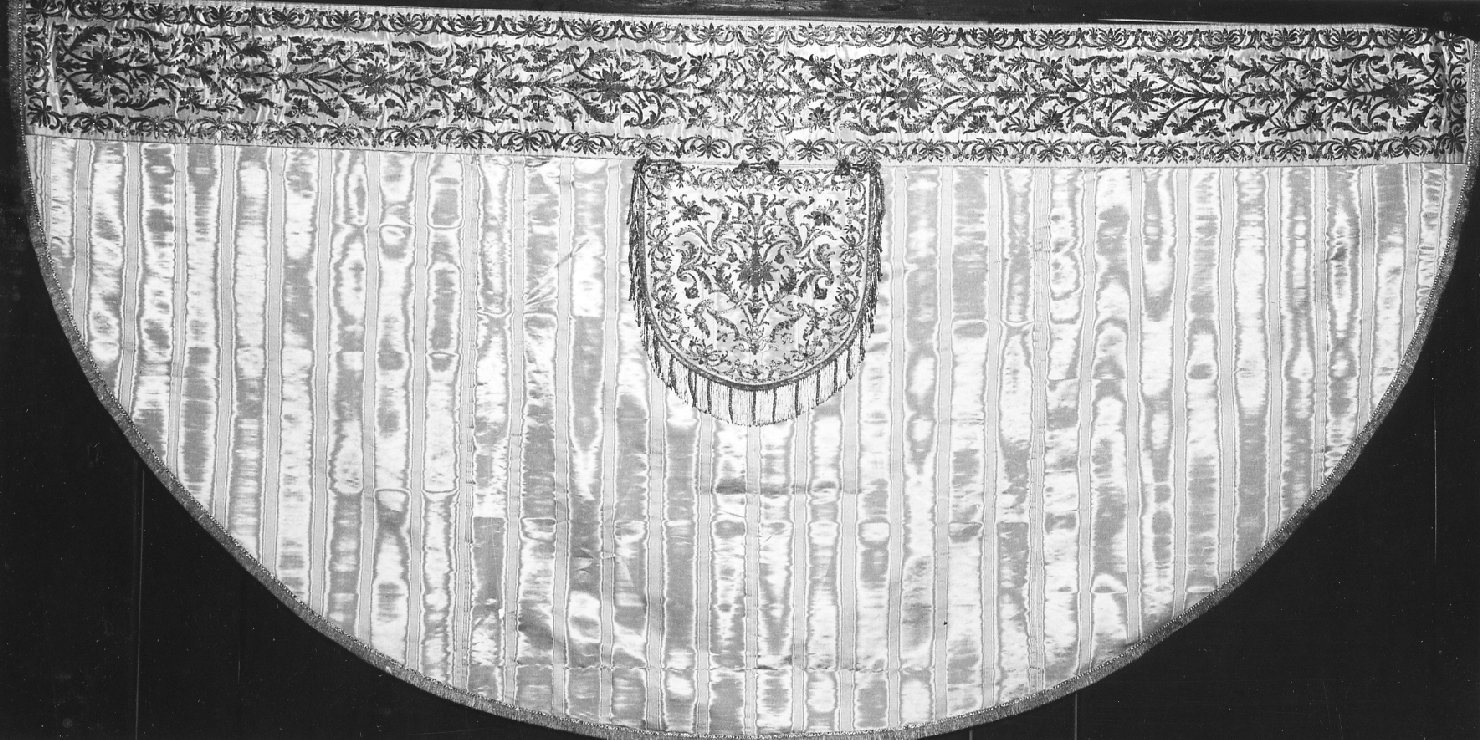 piviale - ambito emiliano-romagnolo (?) (sec. XVIII)