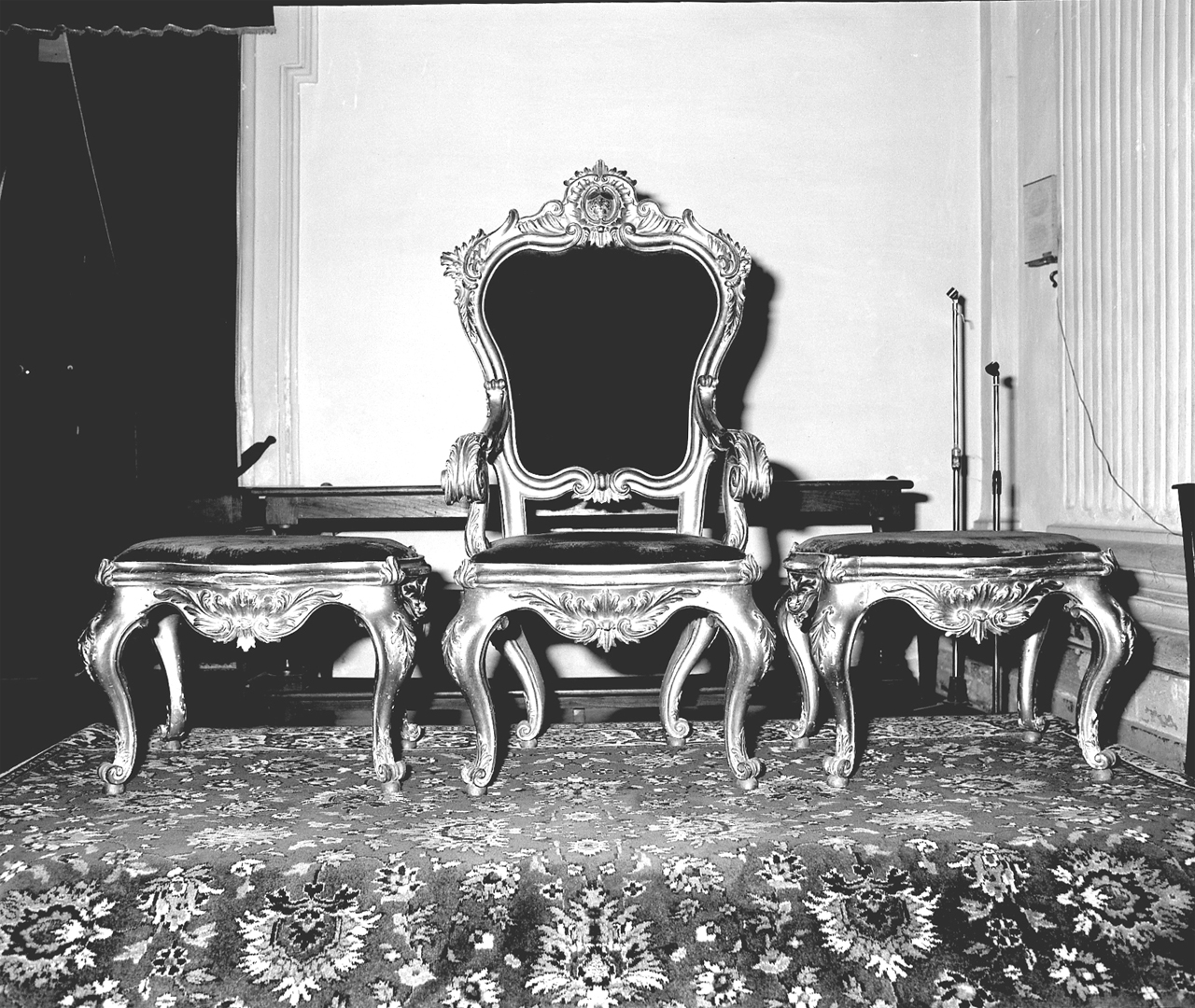 servizio di sedie, insieme - manifattura bolognese (sec. XVIII)