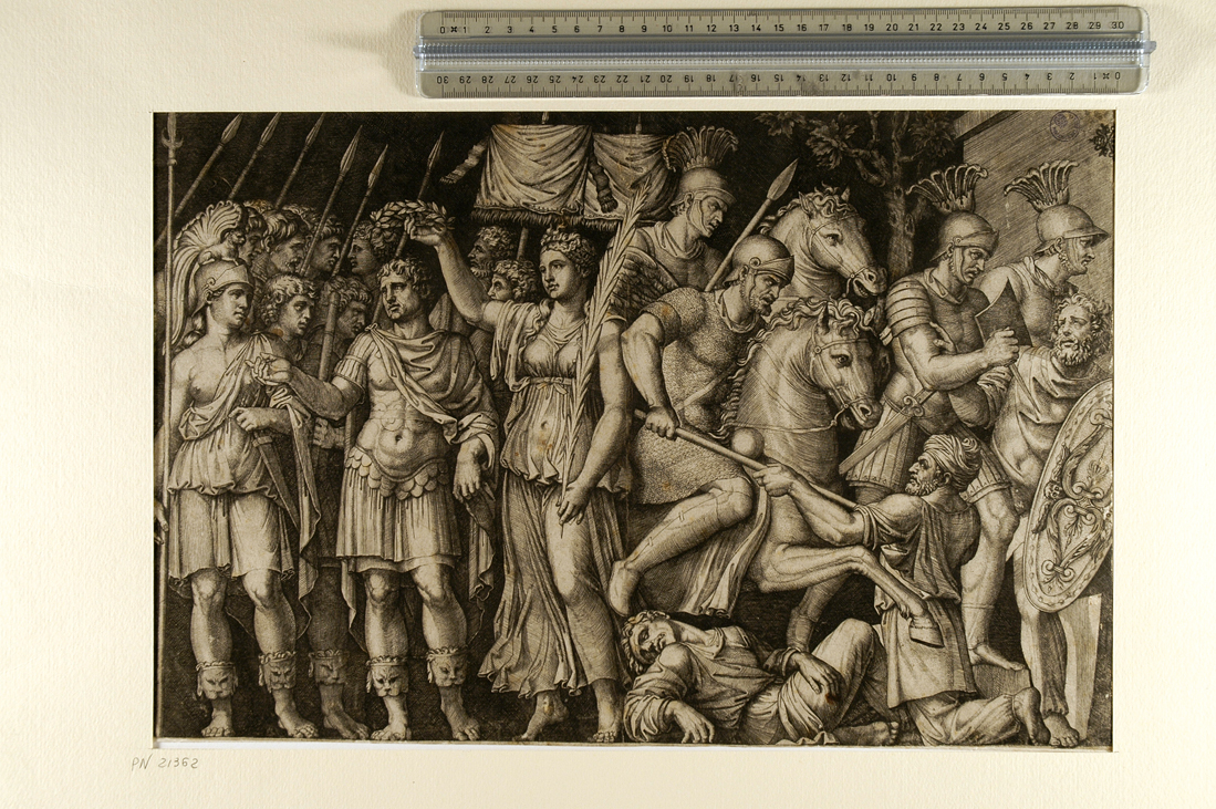 Traiano incoronato dalla Vittoria (stampa smarginata) di Raimondi Marcantonio (sec. XVI)