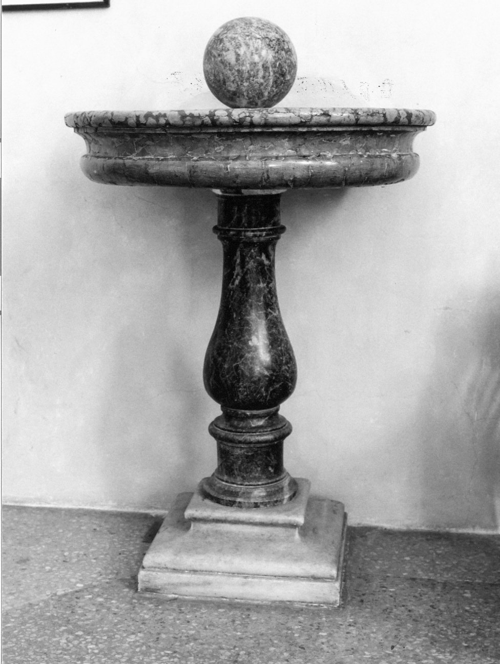 fonte battesimale - ambito emiliano-romagnolo (sec. XVIII)