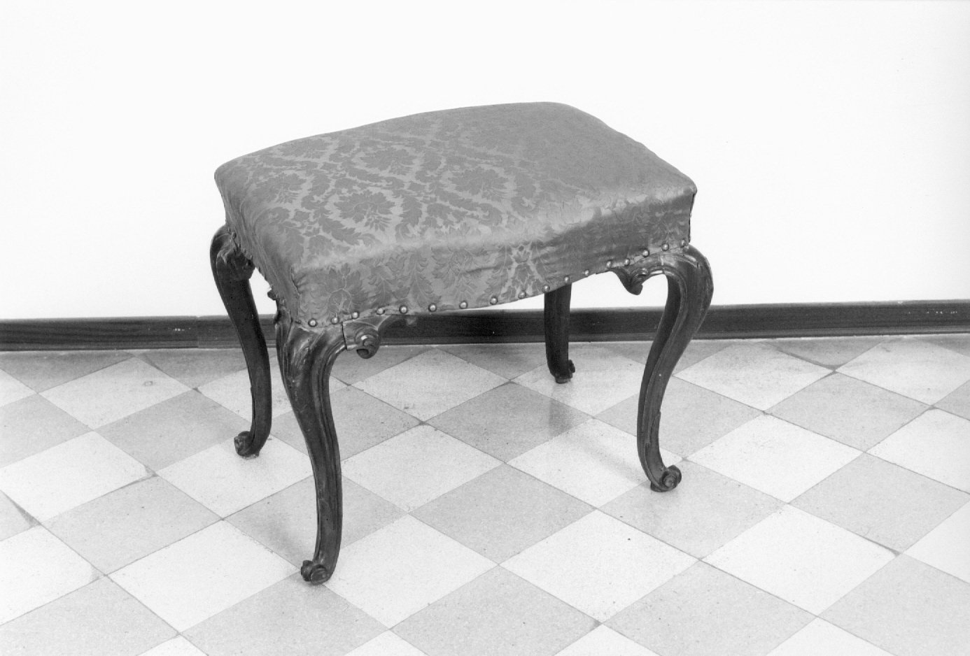 sgabello - manifattura emiliano-romagnola (prima metà sec. XVIII)