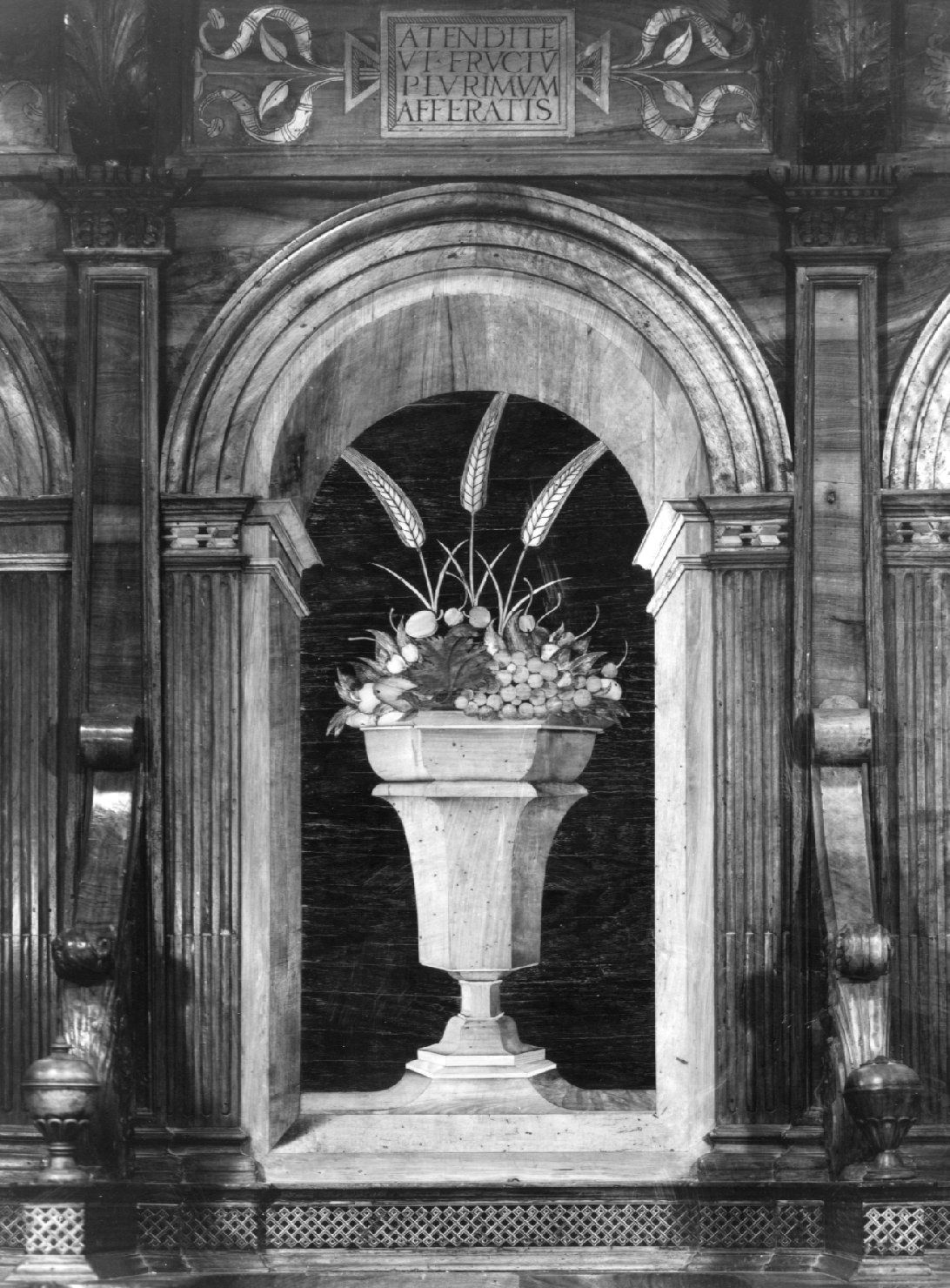 vaso con frutti e spighe (decorazione a intarsio, elemento d'insieme) di De Marchi Biagio (sec. XVI)