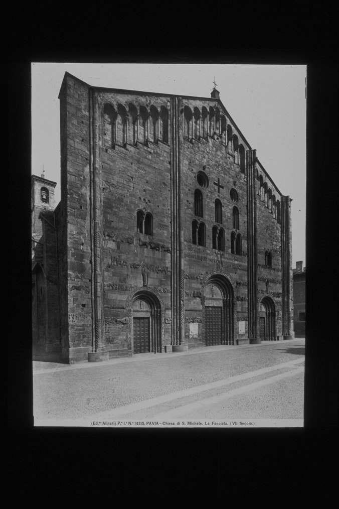 Architettura - Chiese (diapositiva) di F.lli Alinari S.p.A. - Istituto di Edizioni Artistiche (ditta) - abito romanico (XX)