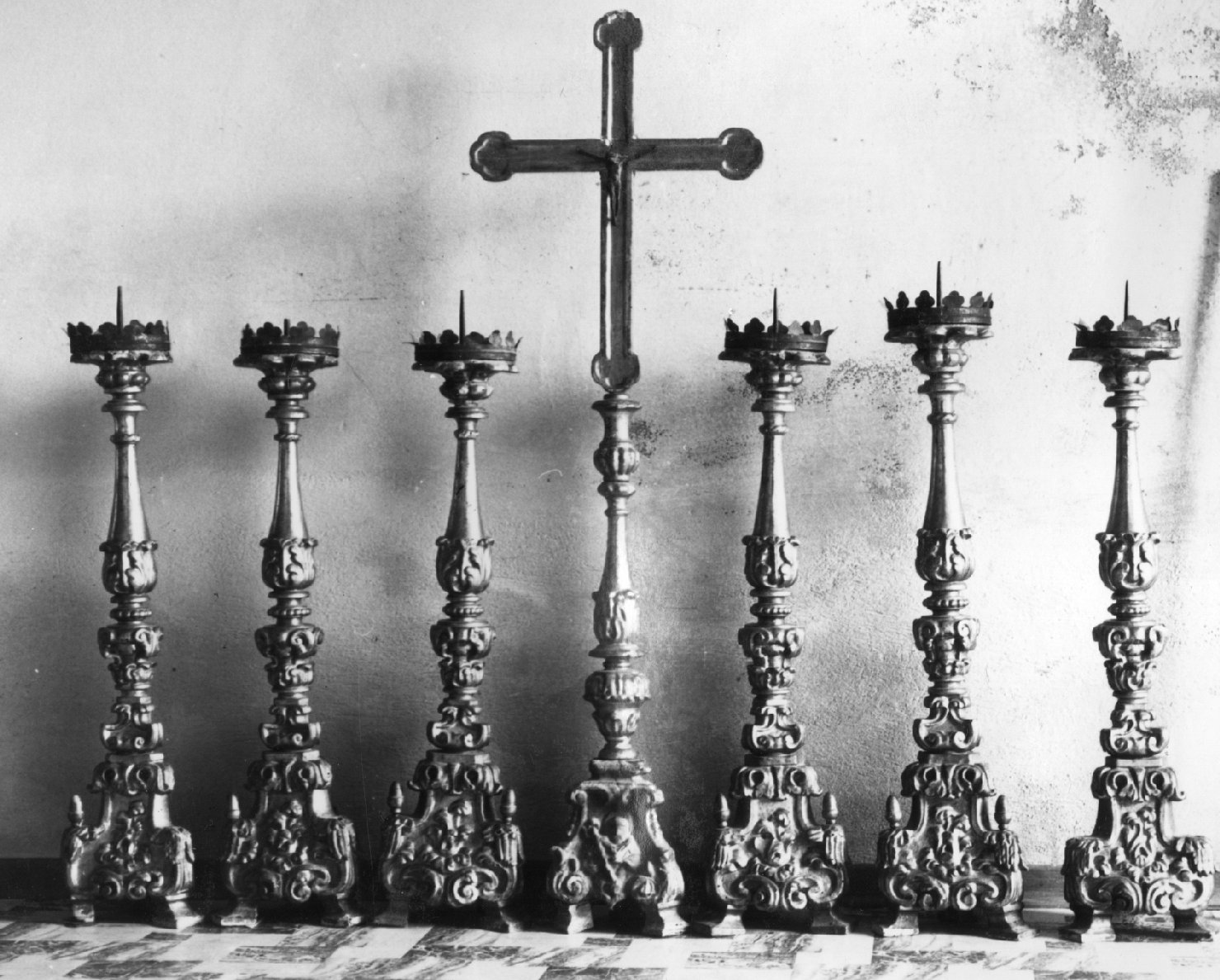 candeliere d'altare - produzione romagnola (secc. XVII/ XVIII)