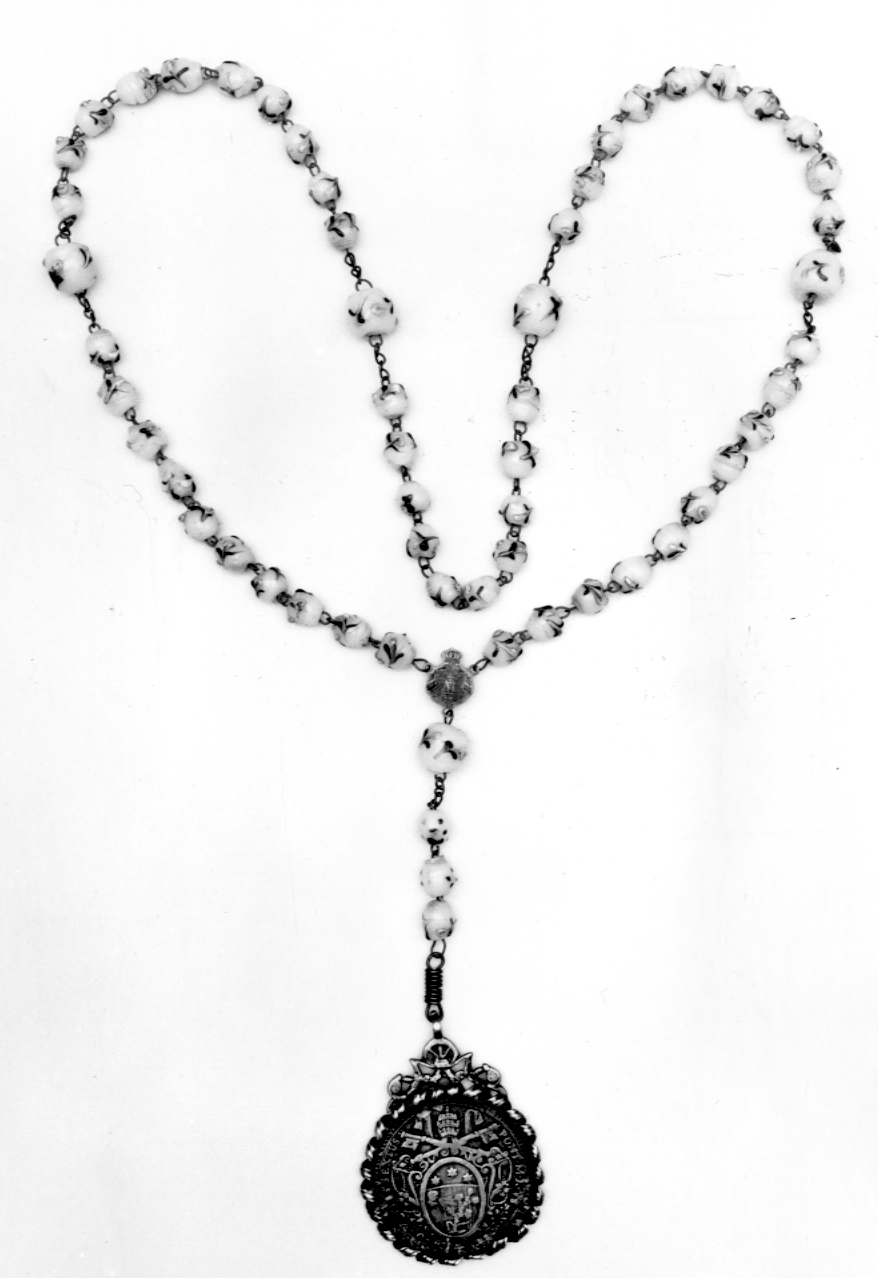 Fede/ stemma papale (corona del rosario) - produzione muranese, produzione italiana (sec. XVIII, sec. XIX)