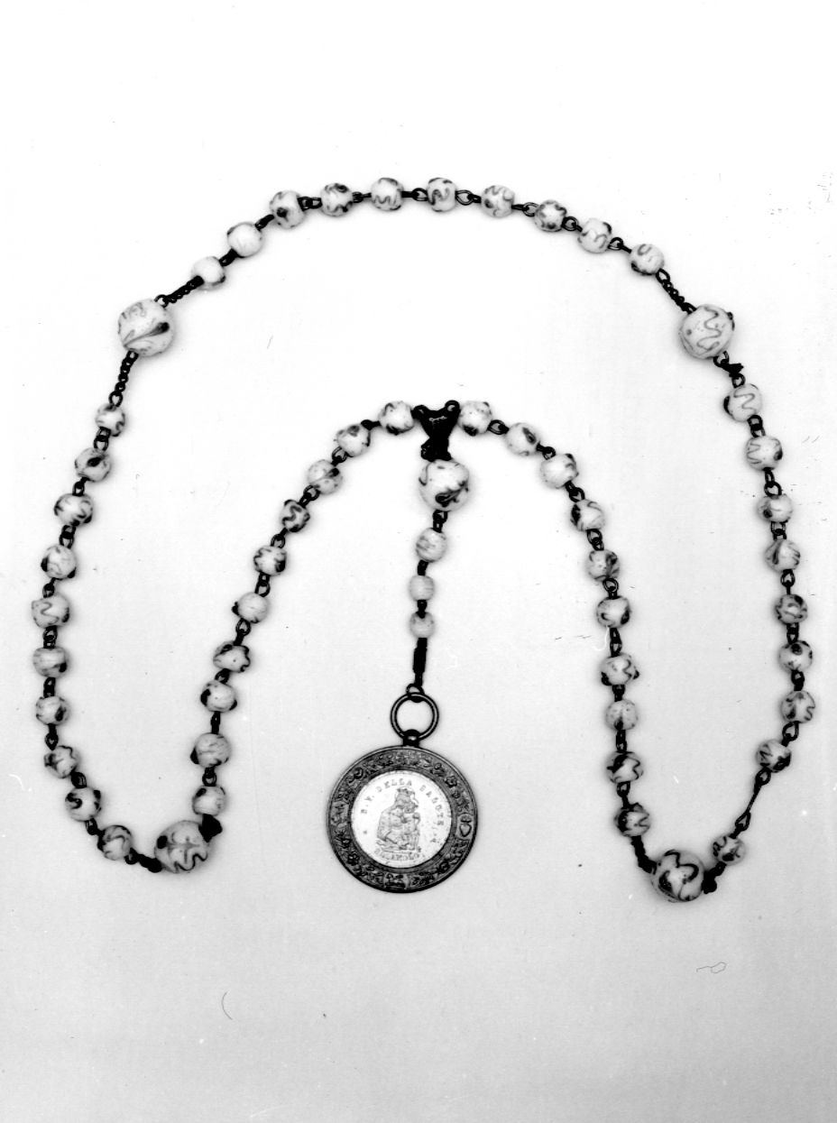 simboli dei quattro evangelisti/ Madonna della Salute (corona del rosario) - produzione muranese, produzione romagnola (sec. XIX, sec. XX)