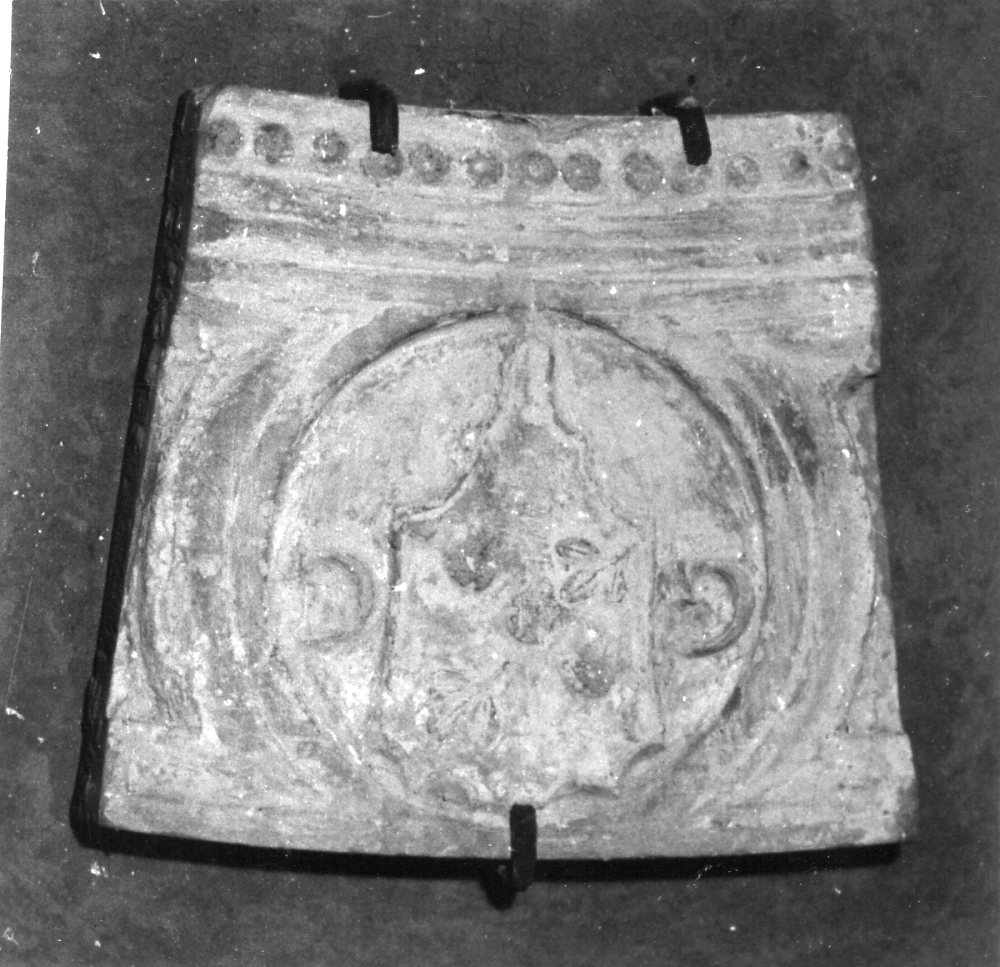 formella con stemma gentilizio (scultura) - bottega carpigiana (inizio sec. XVI)