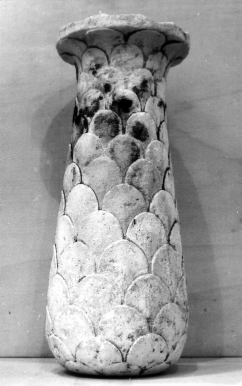 colonnetta decorativa (scultura, serie) - bottega carpigiana (inizio sec. XVI)