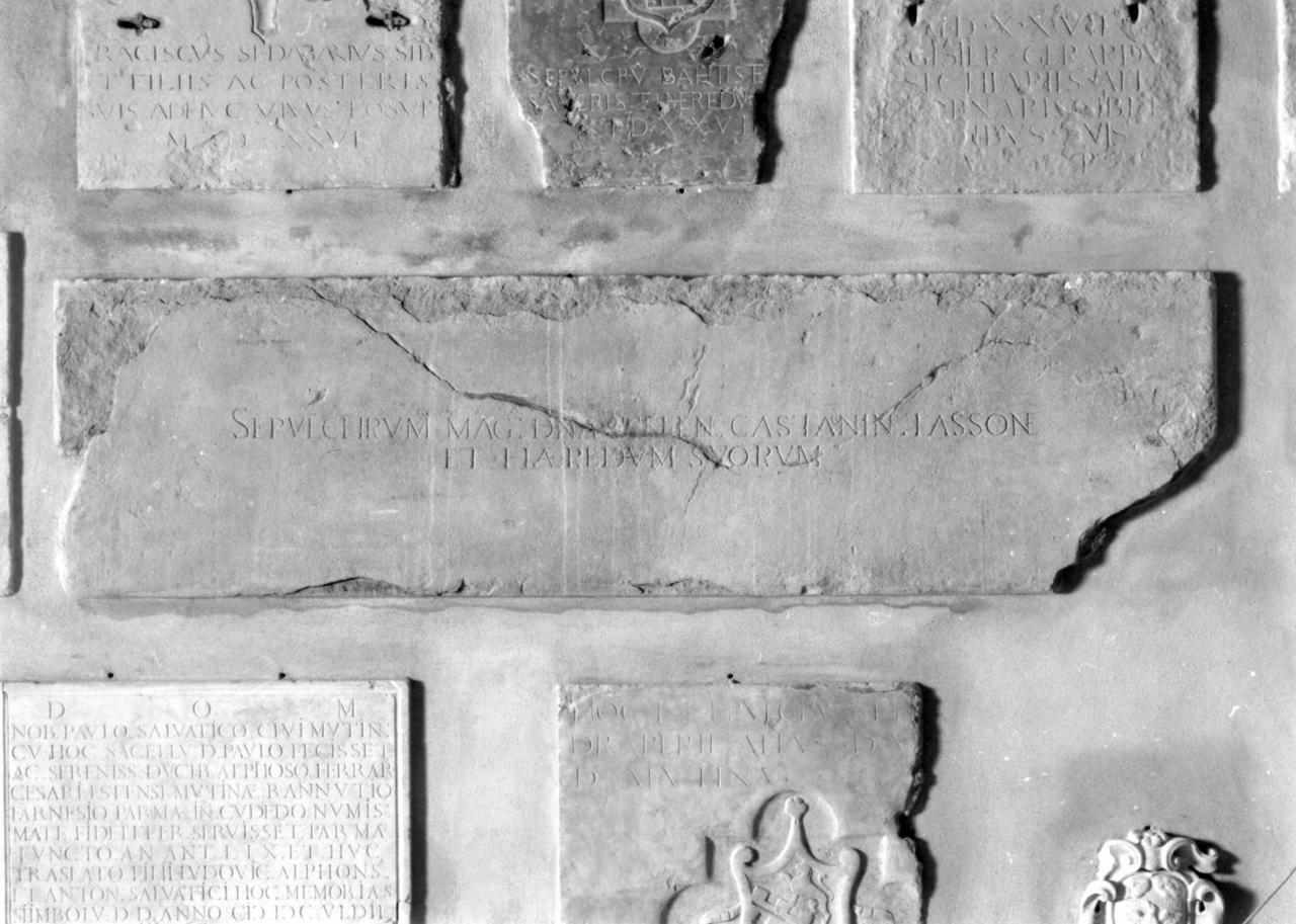 lapide tombale - bottega modenese (sec. XVI)