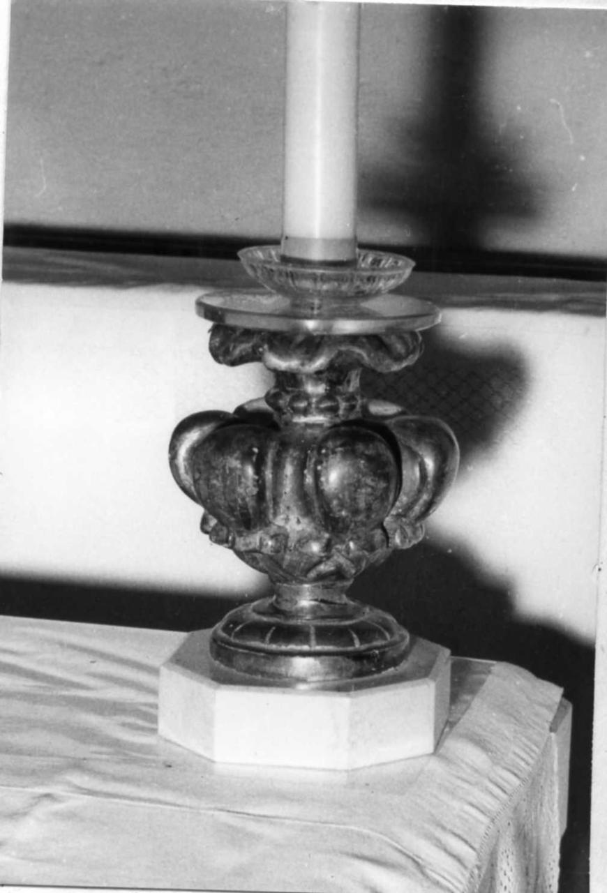 vaso d'altare con composizione floreale, serie - bottega emiliana (sec. XIX)