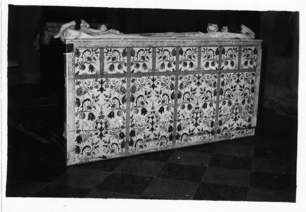 motivi decorativi floreali (paliotto - a pannello piano) - bottega reggiana (sec. XVIII)