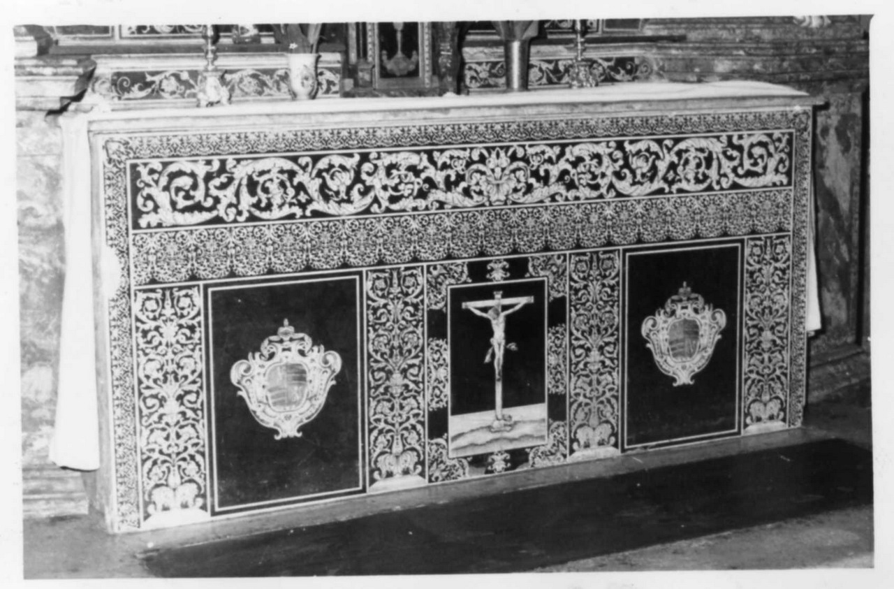 Cristo crocifisso (paliotto - a pannello piano) di Gavignani Giovanni (metà sec. XVII)