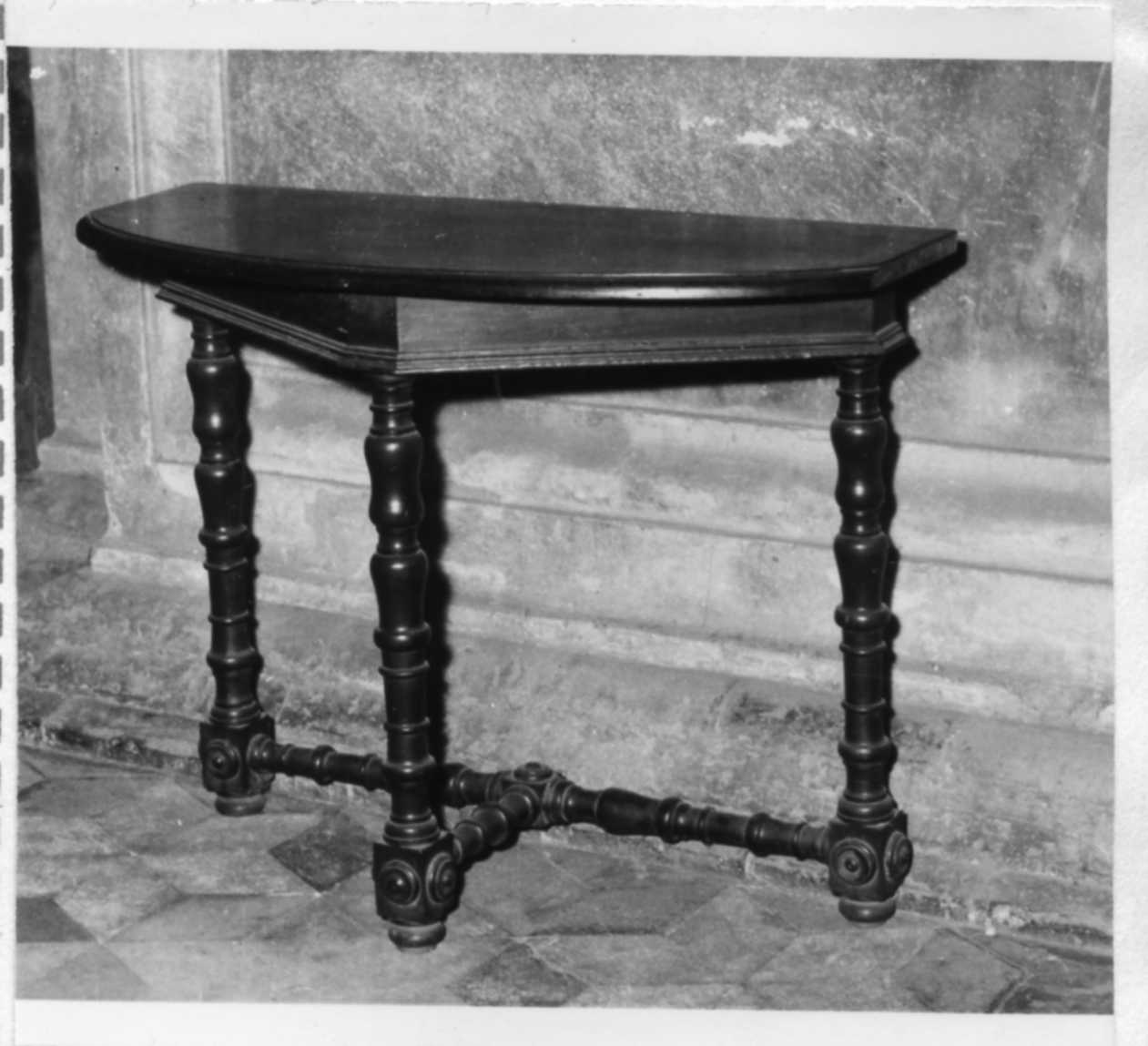 tavolino, serie - bottega carpigiana (prima metà sec. XVII)