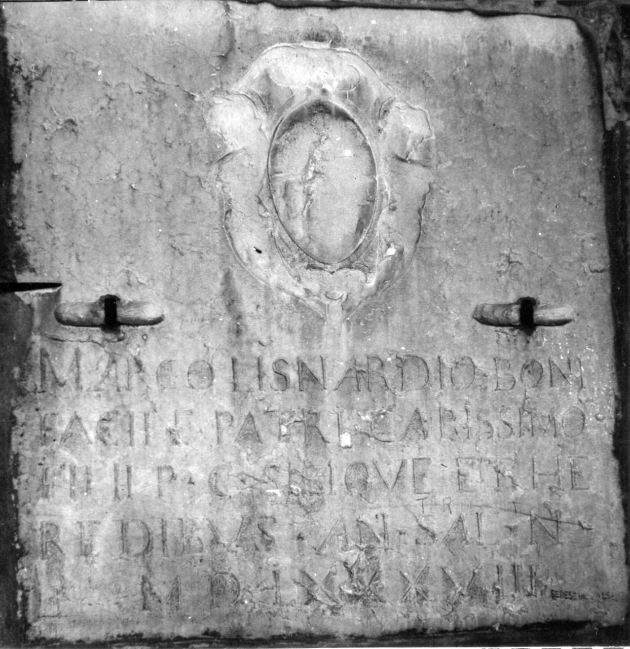 lastra tombale - bottega carpigiana (ultimo quarto sec. XVI)