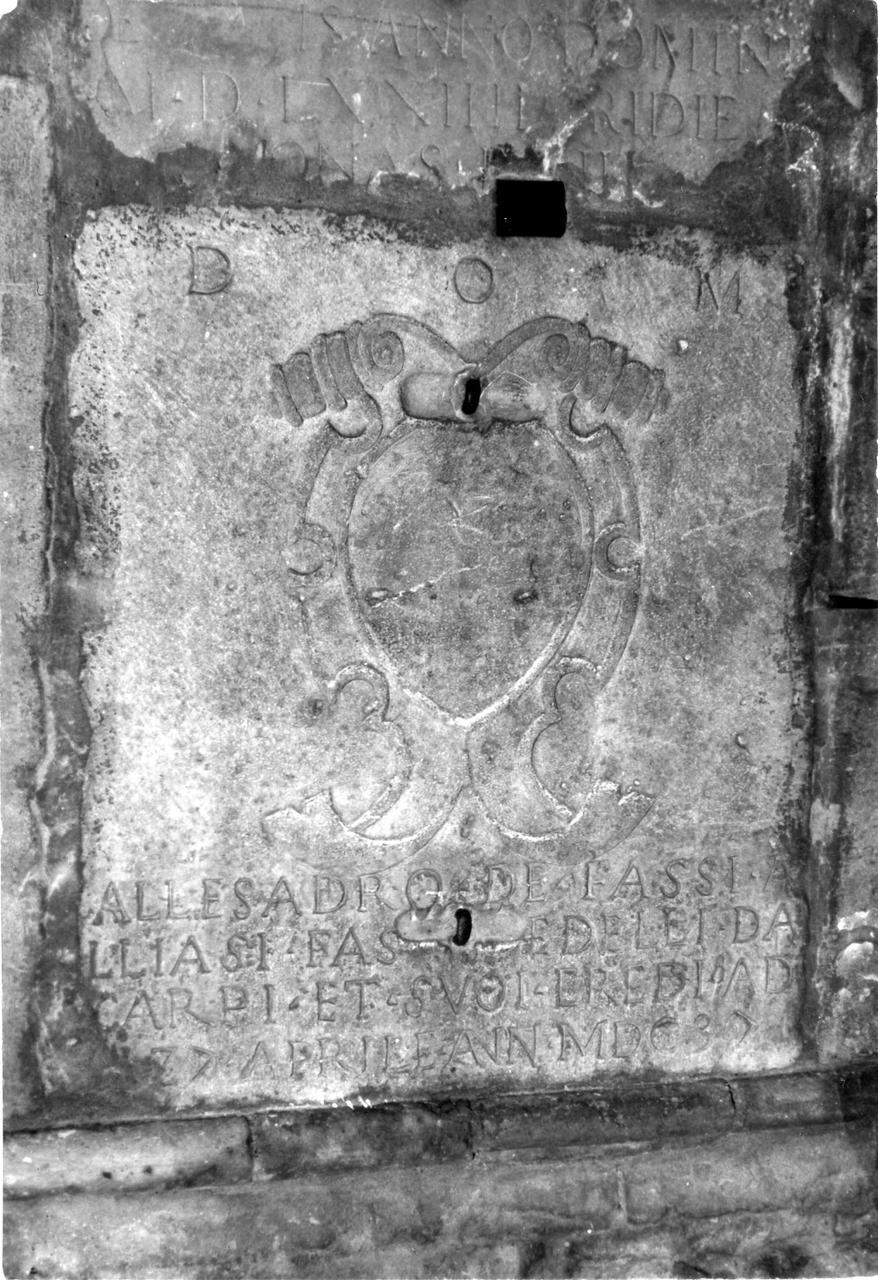 lapide tombale - bottega carpigiana (secondo quarto sec. XVII)