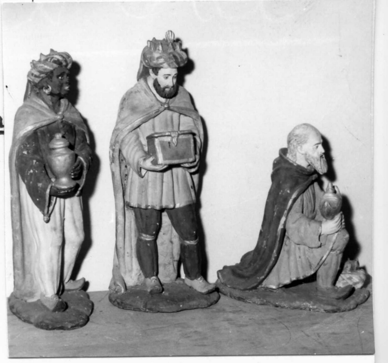 Re Magi (statuetta di presepio, serie) di Sandri Giuseppe (secondo quarto sec. XIX)