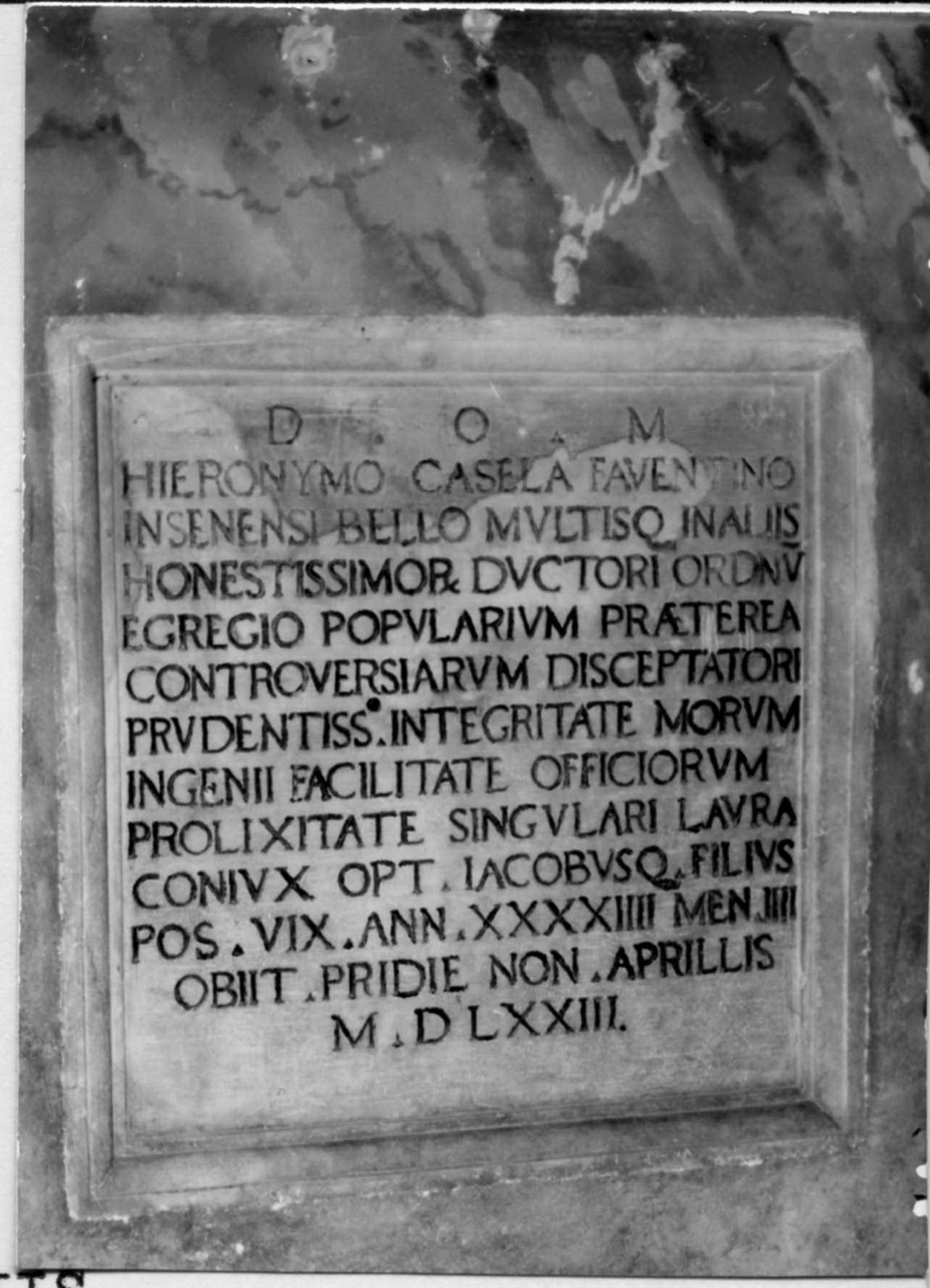 lapide tombale - bottega carpigiana (seconda metà sec. XVI)