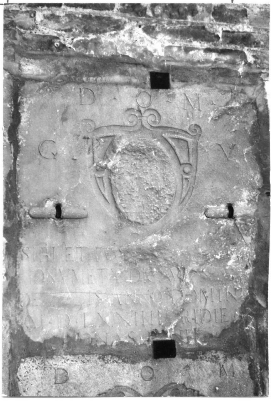 lapide tombale - bottega carpigiana (seconda metà sec. XVI)