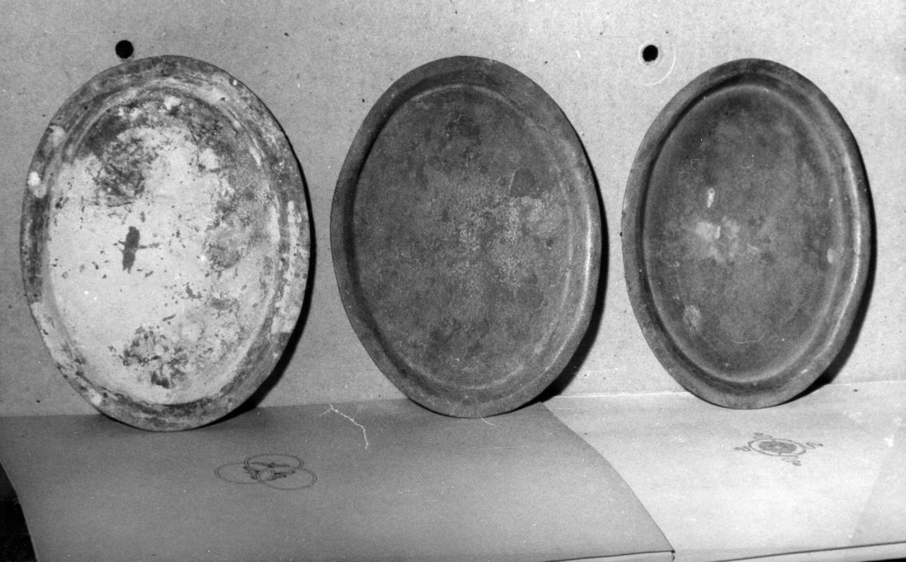 piattino da comunione, serie - bottega modenese (metà sec. XVIII)