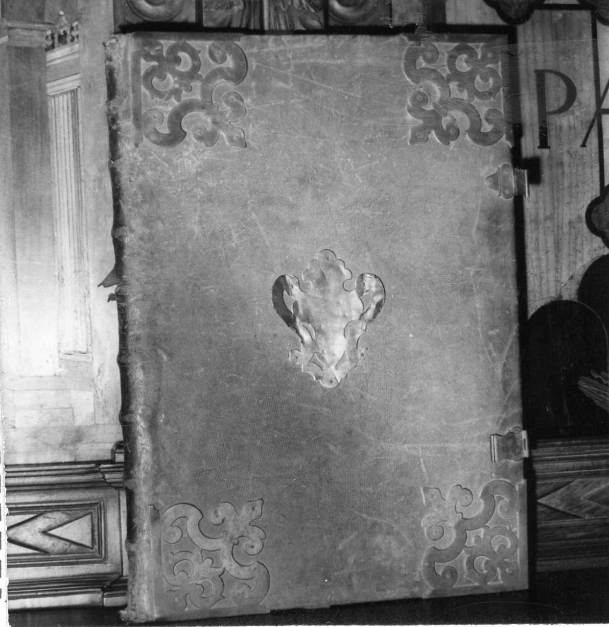 coperta di libro liturgico - bottega modenese (secondo quarto sec. XVIII)